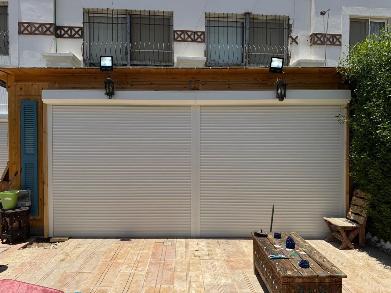 Terrazza chiusa con ampie tapparelle